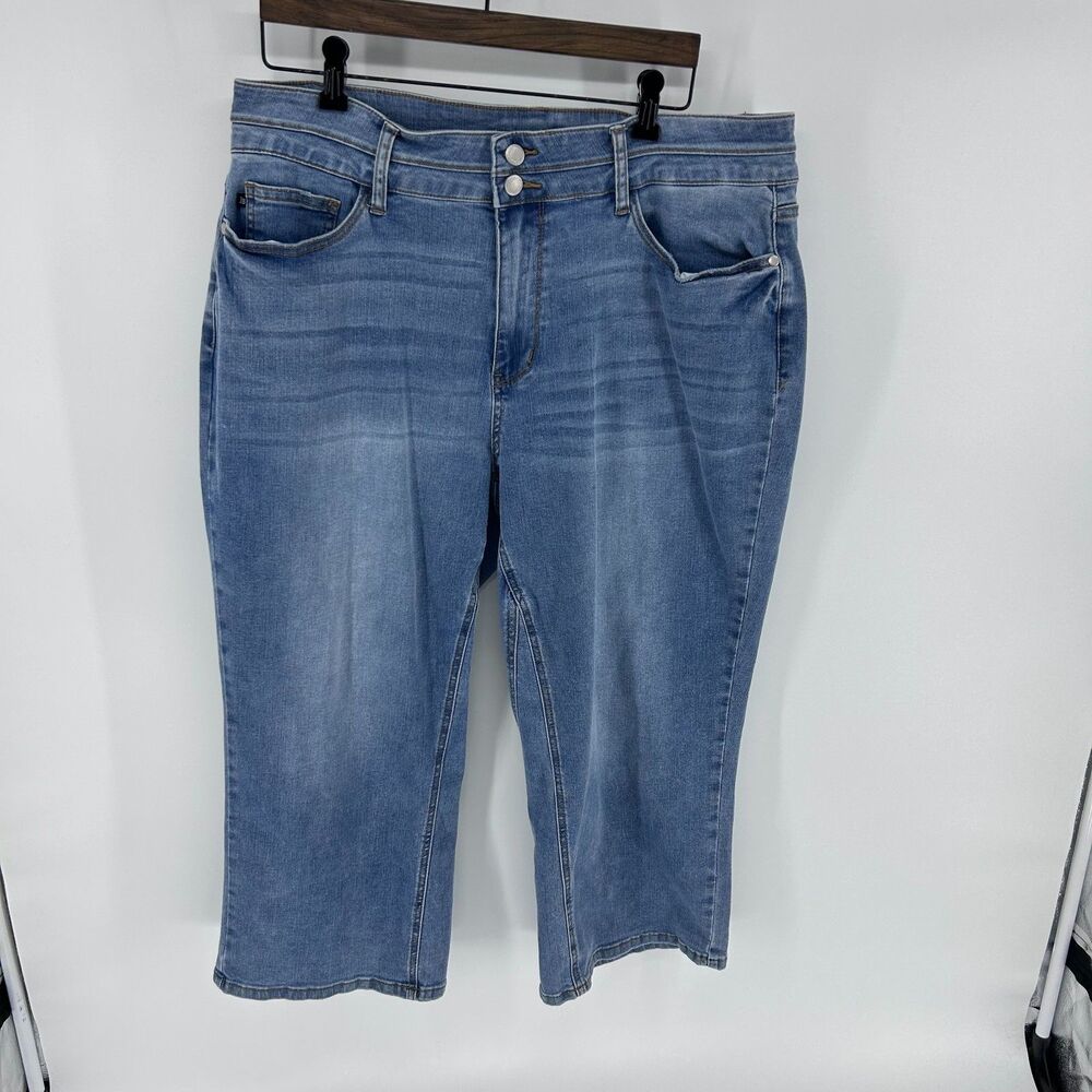 Judy Blue Wide Crop Jeans Women's 20W Blue Medium Wash High Rise Stretch Jean